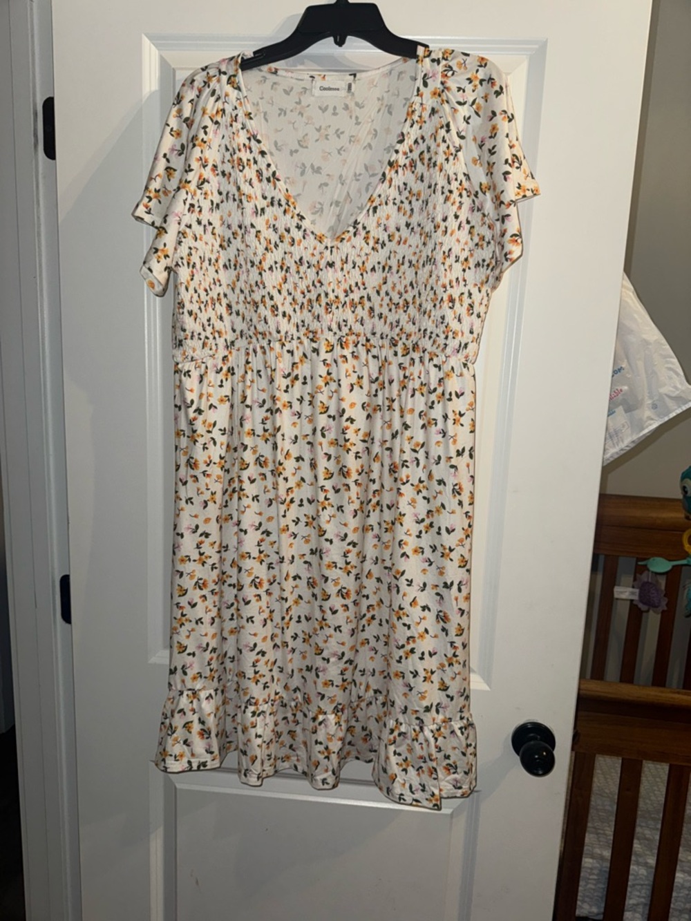 Casual White Floral V-Neck Women’s Dress